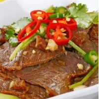 16. Салат с мясом говядины в остром соусе 辣拌牛肉 16. Салат с мясом говядины в остром соусе 辣拌牛肉