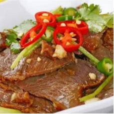 16. Салат с мясом говядины в остром соусе 辣拌牛肉