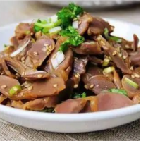 22. Салат с куриными желудками с зеленым перцем 凉拌鸡珍 22. Салат с куриными желудками с зеленым перцем 凉拌鸡珍