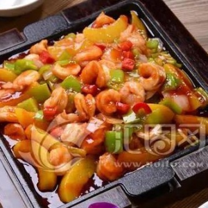 42. Овощи с креветками в сковороде 铁板蔬菜虾仁