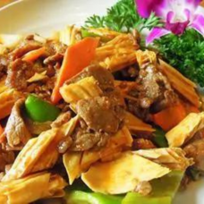 7. Салат «Спаржа с мясом говядины» 腐竹牛肉 