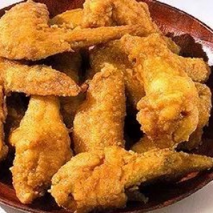 55. Тушеные куриные крылья 炸鸡翅