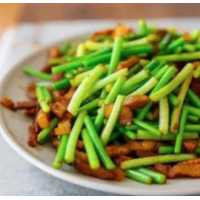 96. Зеленый чеснок с мясом 蒜苔炒肉 96. Зеленый чеснок с мясом 蒜苔炒肉