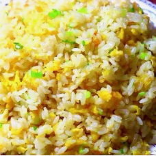 131. Жареный рис с яйцом 鸡蛋炒饭